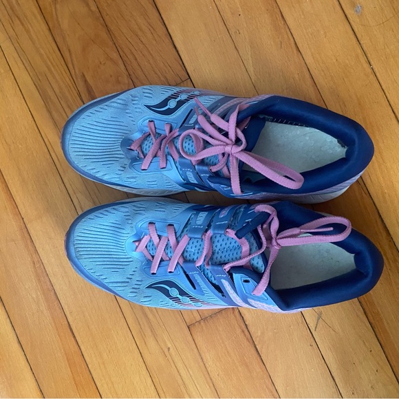 Saucony Running Shoes - Picture 3 of 4